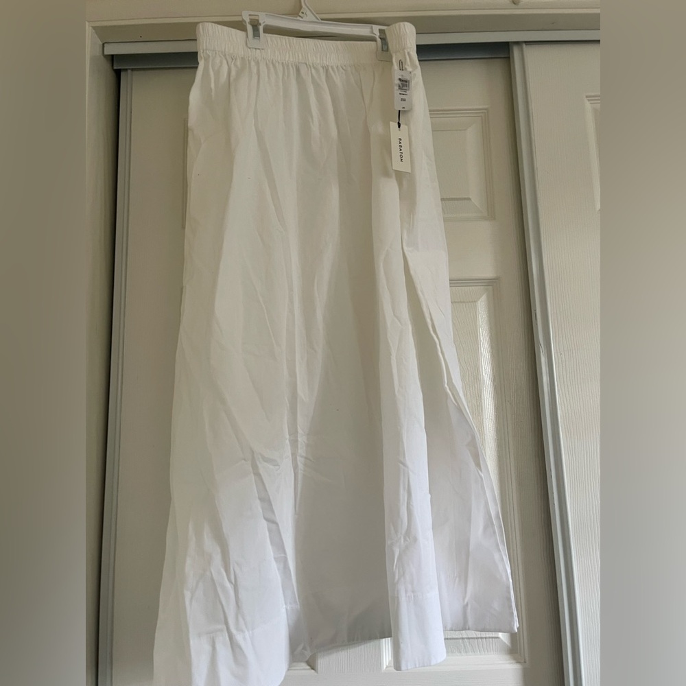 NWT Aritzia Benefit poplin skirt
